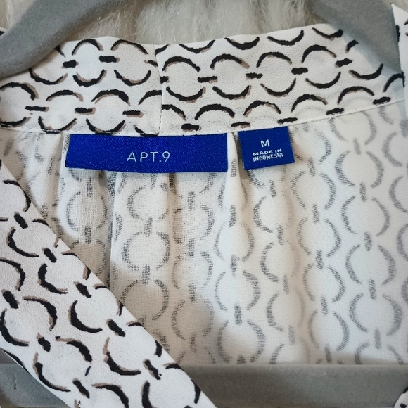 Apt 9 White and Black Chain Print V-Neck Sleeveless Top Size M - Picture 8 of 8